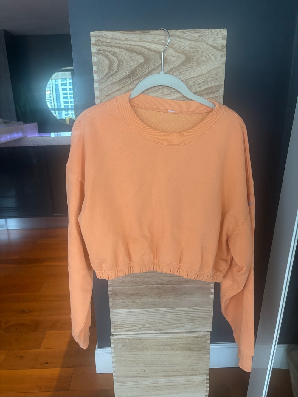 Source Unknown Peach Cropped Crewneck Sweatshirt